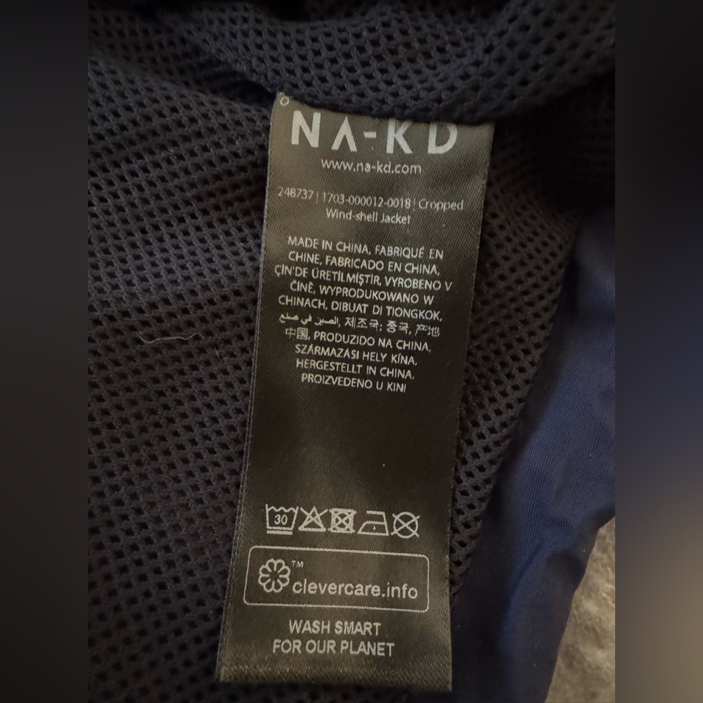 NA-KD Navy Cropped Hooded Windbreaker- MEDIUM - Picture 6 of 8